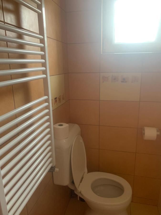 Gabor Aron Apartment Hajduszoboszlo Bagian luar foto