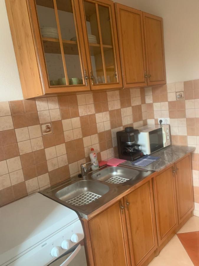 Gabor Aron Apartment Hajduszoboszlo Bagian luar foto