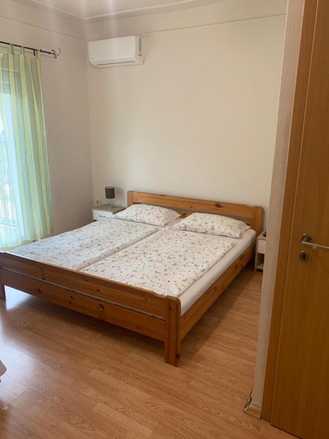 Gabor Aron Apartment Hajduszoboszlo Bagian luar foto