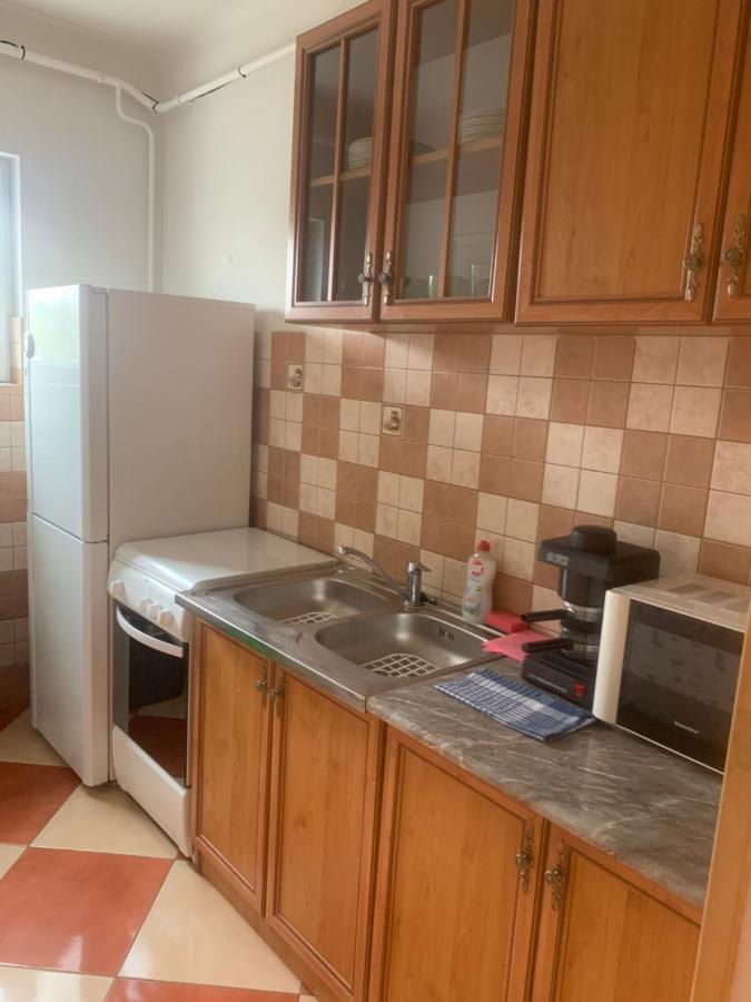 Gabor Aron Apartment Hajduszoboszlo Bagian luar foto