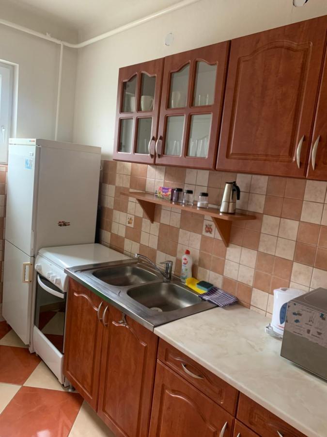 Gabor Aron Apartment Hajduszoboszlo Bagian luar foto